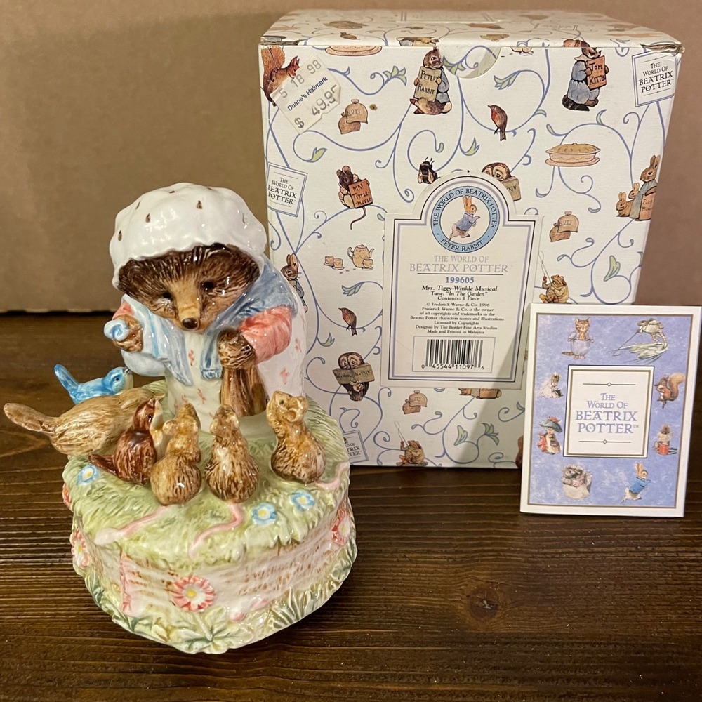 Vintage 1996 Enesco Mrs. Tiggy-Winkle Musical Figurine #199605 "In the Garden"